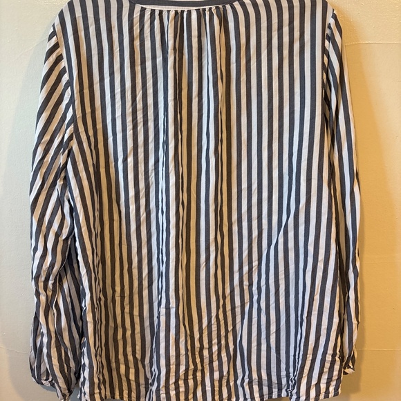 White & blue stripped old navy long sleeve - Picture 3 of 3